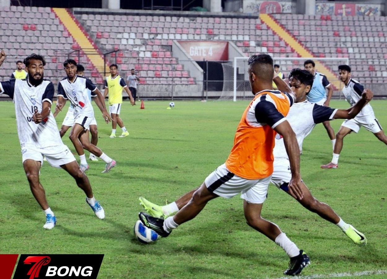 Dàn cầu thủ gốc châu Âu và ngôi sao Hamza Choudhury